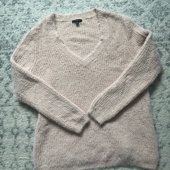 Pink Fuzzy V-Neck Sweater oversized fit - Picture 2 of 7